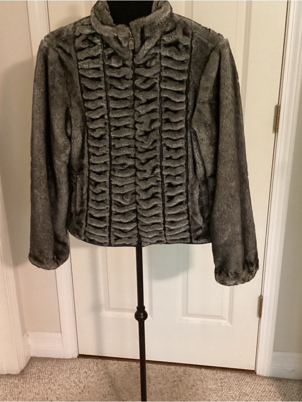 Alpine Studio‎ faux fur zip jacket in gray